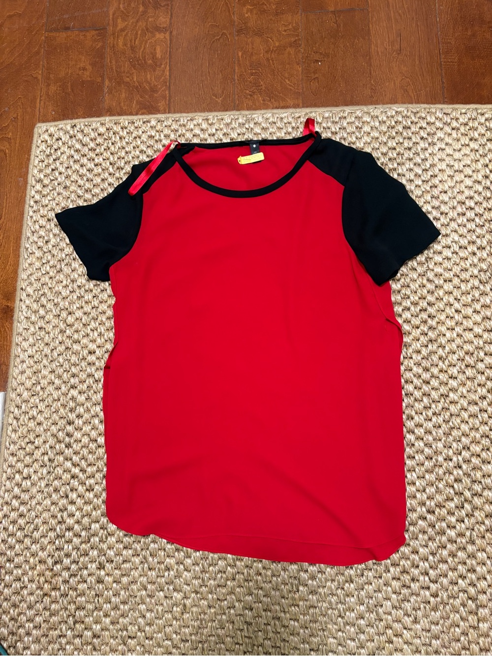 Aqua Red and Black Short Sleeve Contrast Top - Picture 4 of 7